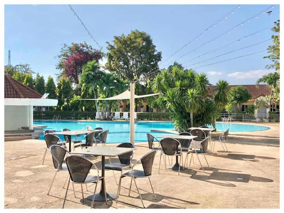 Lopburi Inn Resort Bagian luar foto