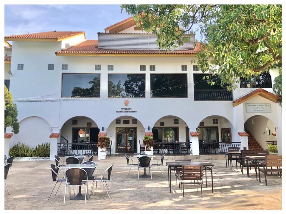 Lopburi Inn Resort Bagian luar foto