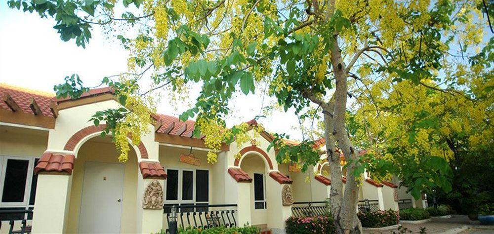 Lopburi Inn Resort Bagian luar foto