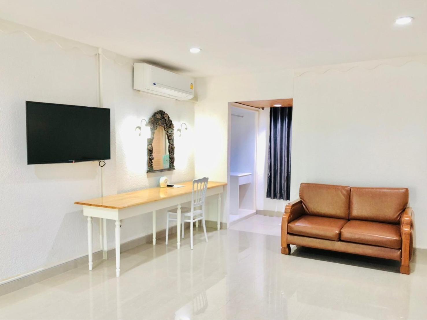 Lopburi Inn Resort Bagian luar foto