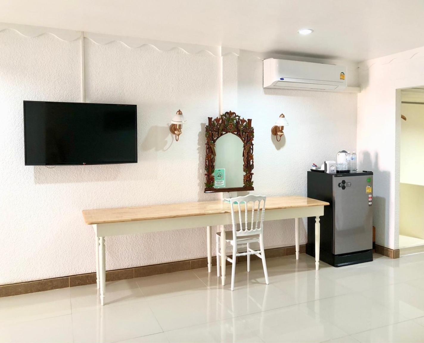 Lopburi Inn Resort Bagian luar foto