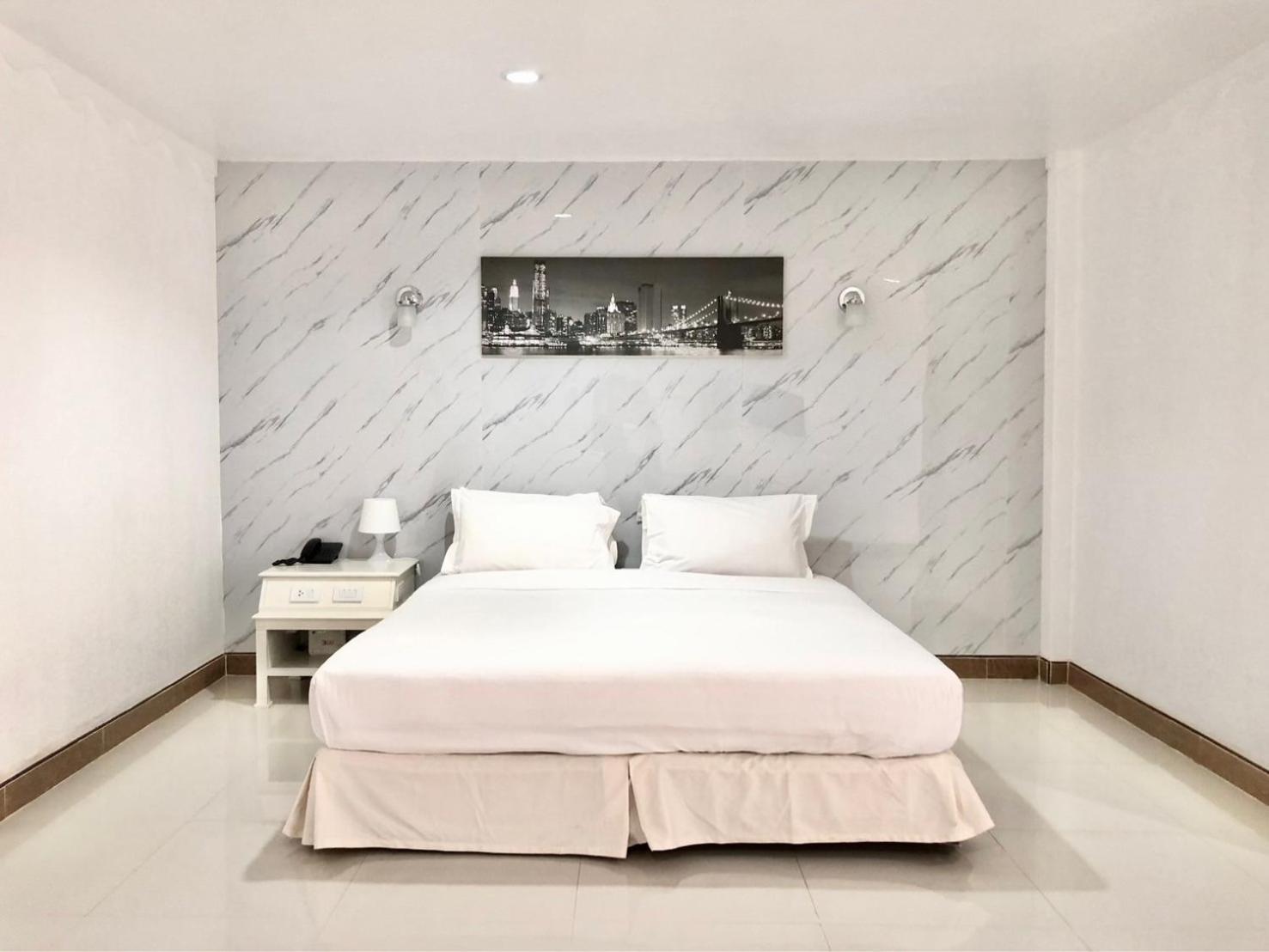 Lopburi Inn Resort Bagian luar foto