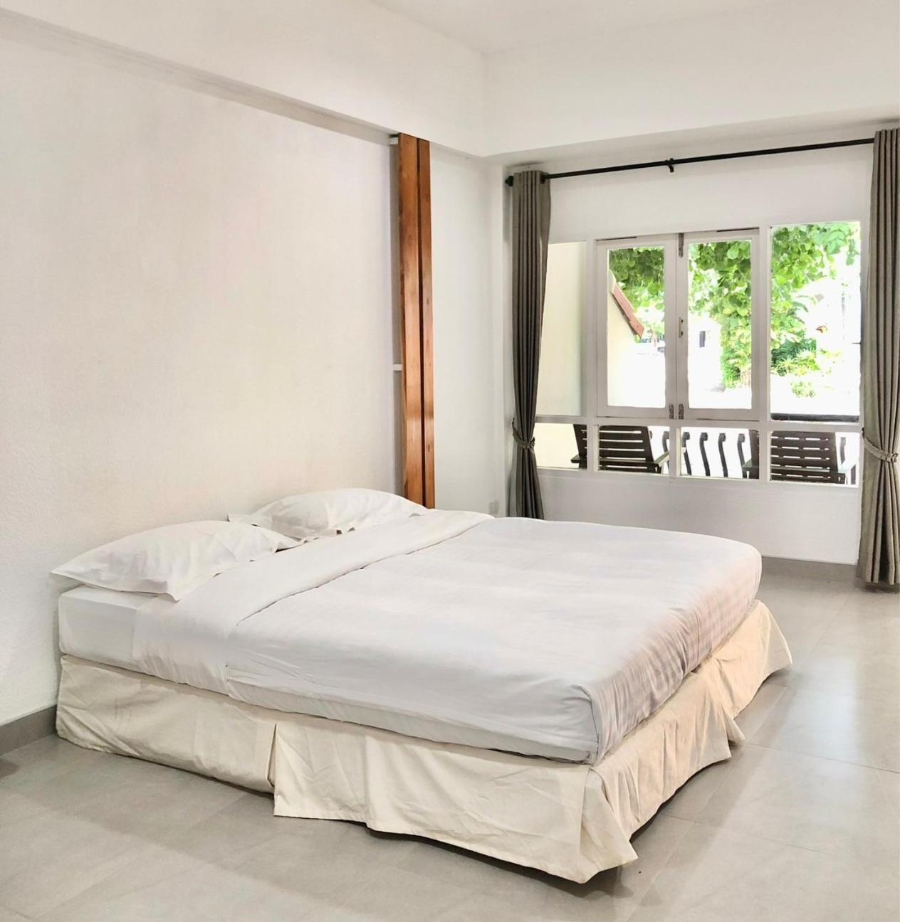 Lopburi Inn Resort Bagian luar foto