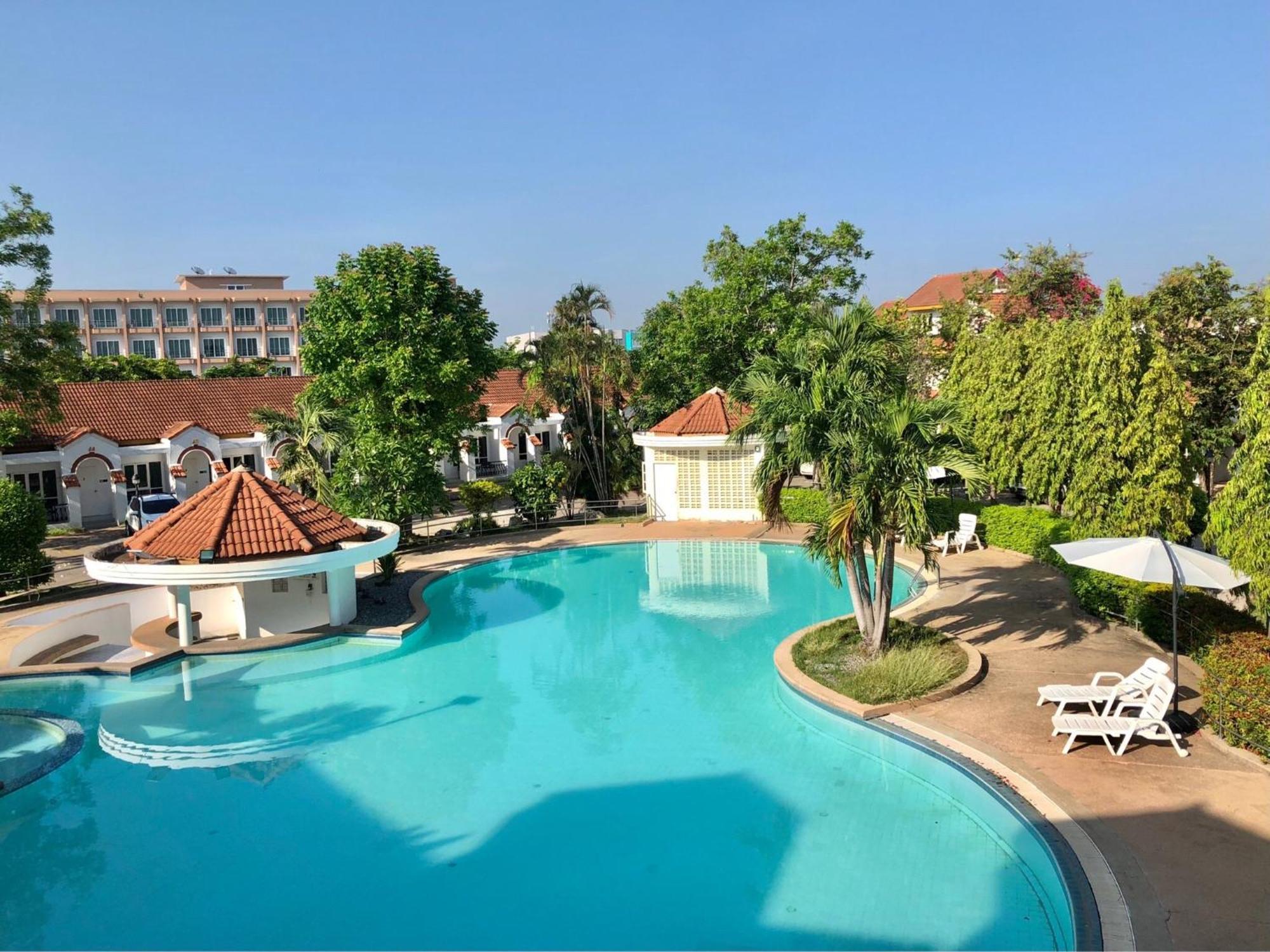 Lopburi Inn Resort Bagian luar foto