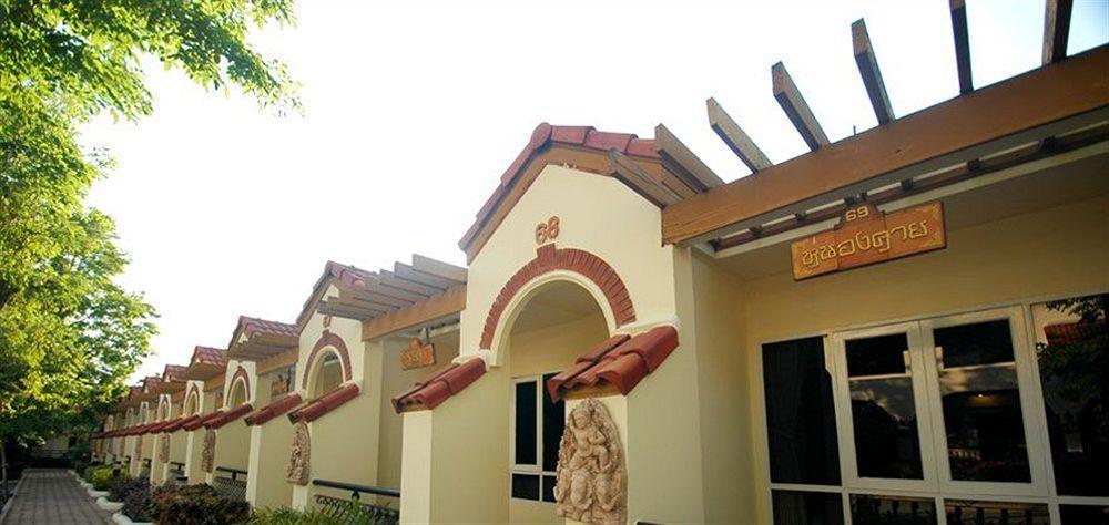 Lopburi Inn Resort Bagian luar foto