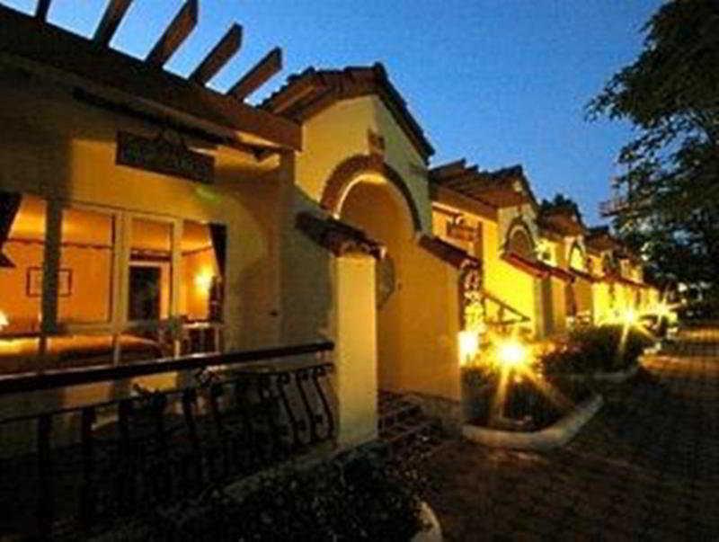 Lopburi Inn Resort Bagian luar foto