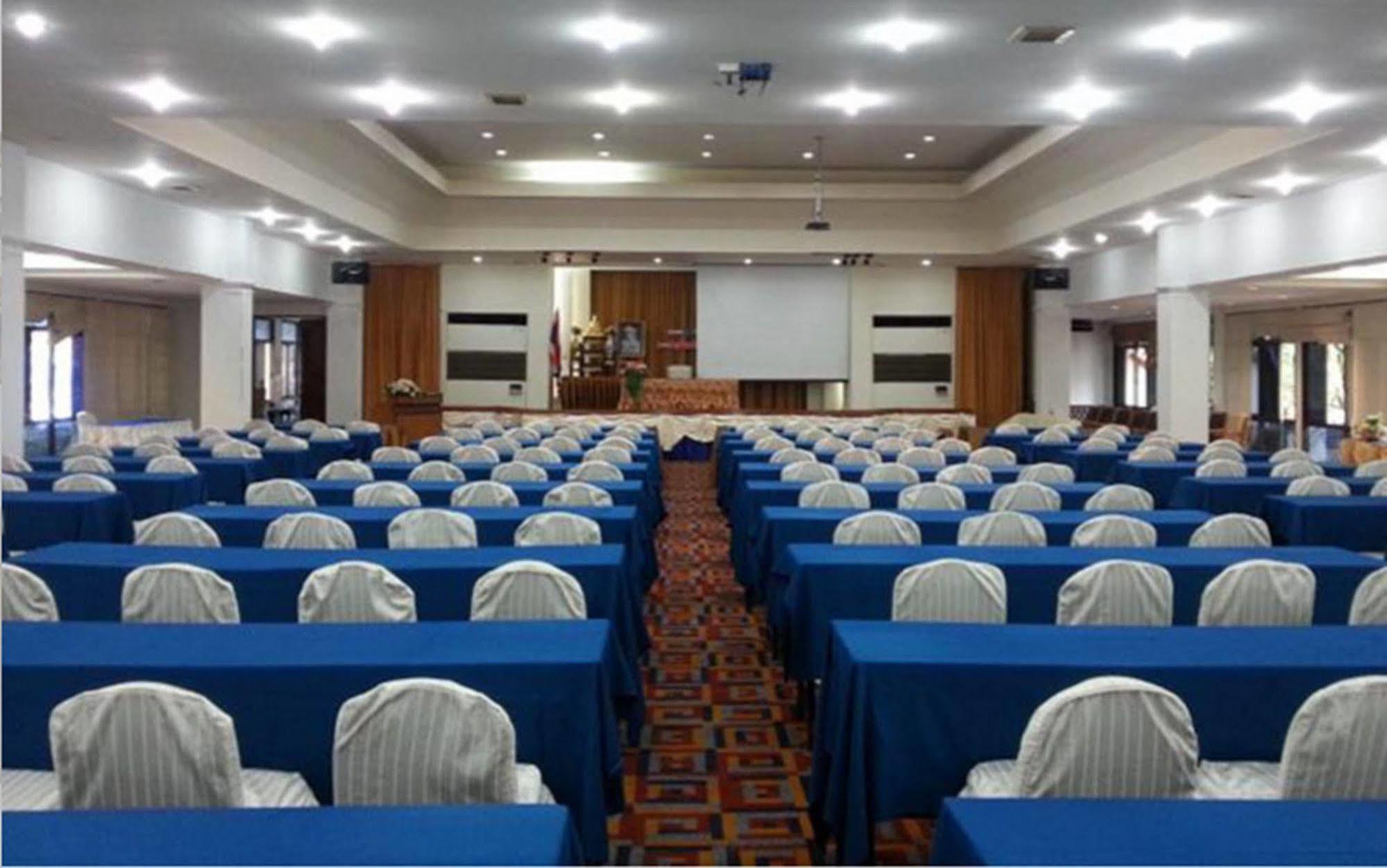 Lopburi Inn Resort Bagian luar foto